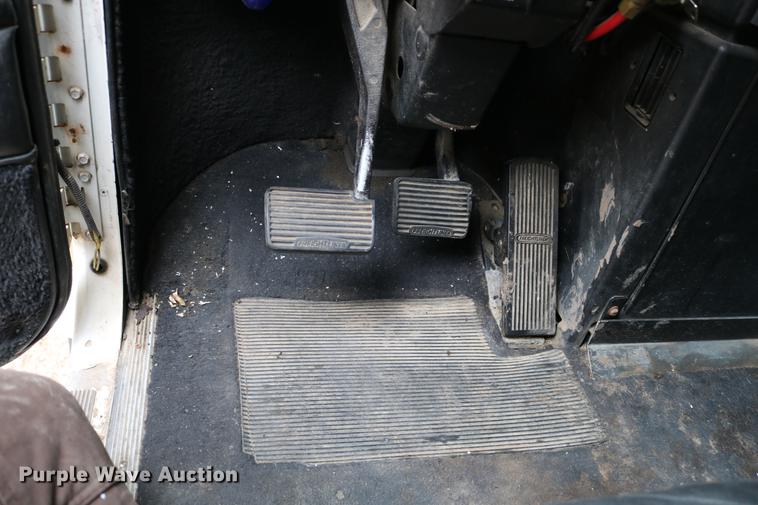 image for item DC3536 1999 Freightliner Classic XL FLD120 semi truck