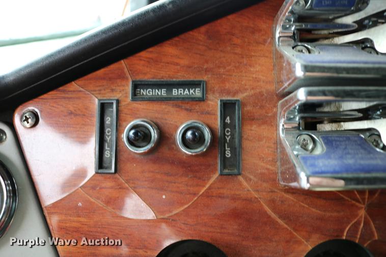 image for item DC3536 1999 Freightliner Classic XL FLD120 semi truck