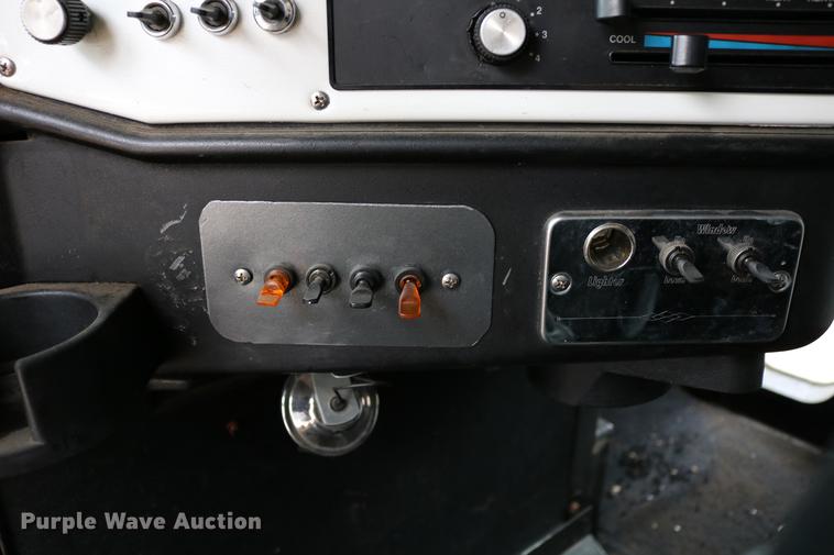 image for item DC3536 1999 Freightliner Classic XL FLD120 semi truck