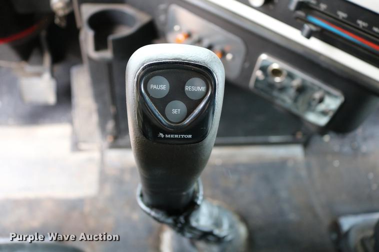 image for item DC3536 1999 Freightliner Classic XL FLD120 semi truck