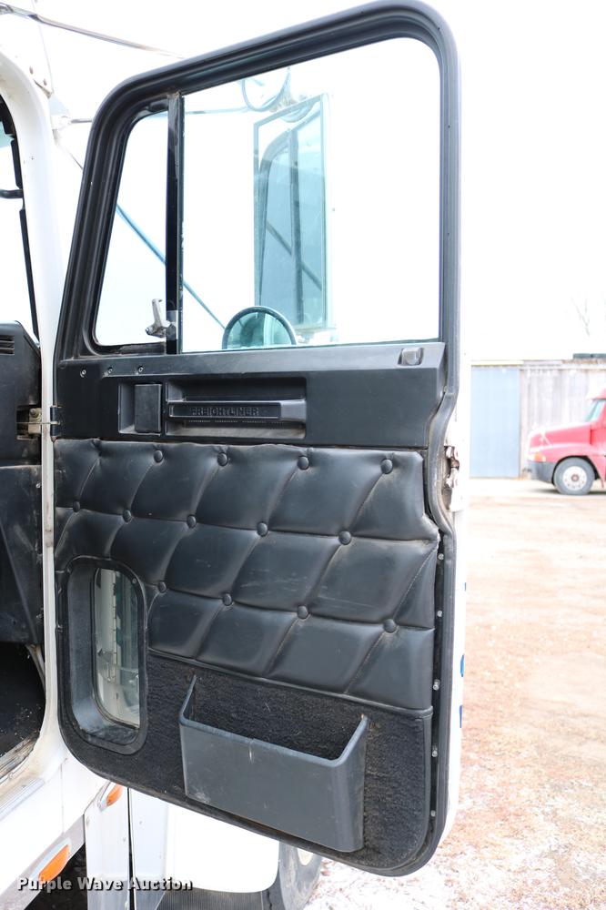 image for item DC3536 1999 Freightliner Classic XL FLD120 semi truck