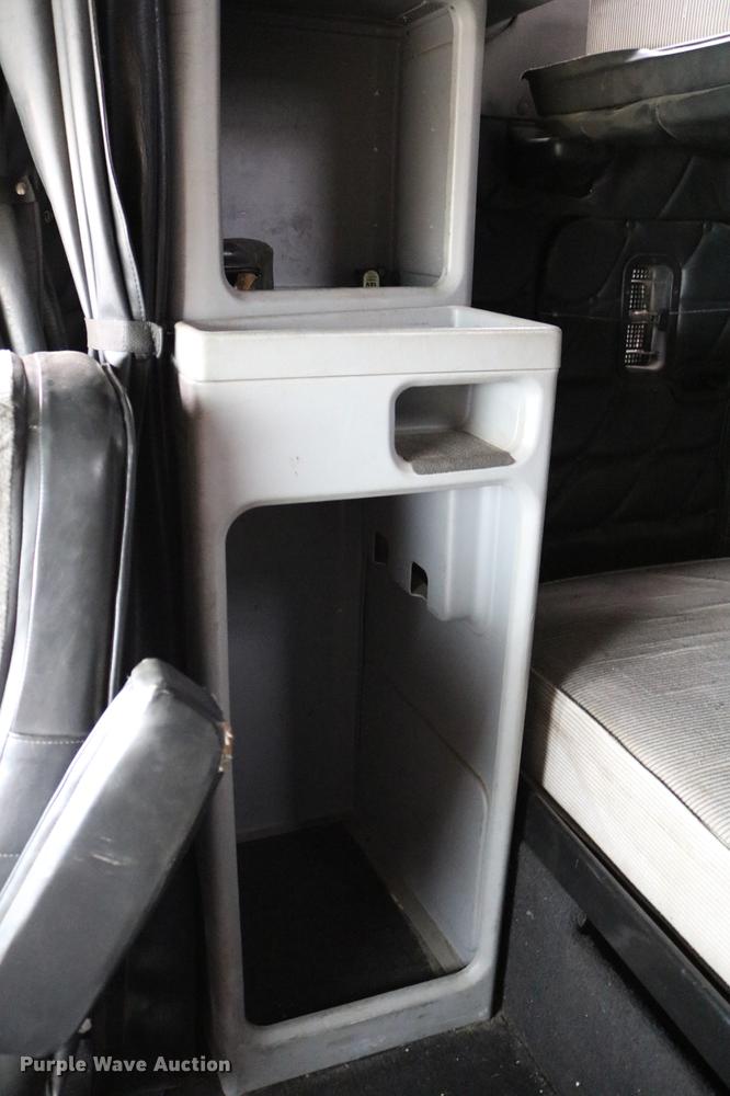 image for item DC3536 1999 Freightliner Classic XL FLD120 semi truck