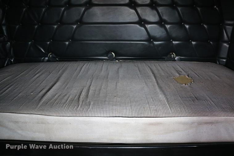 image for item DC3536 1999 Freightliner Classic XL FLD120 semi truck