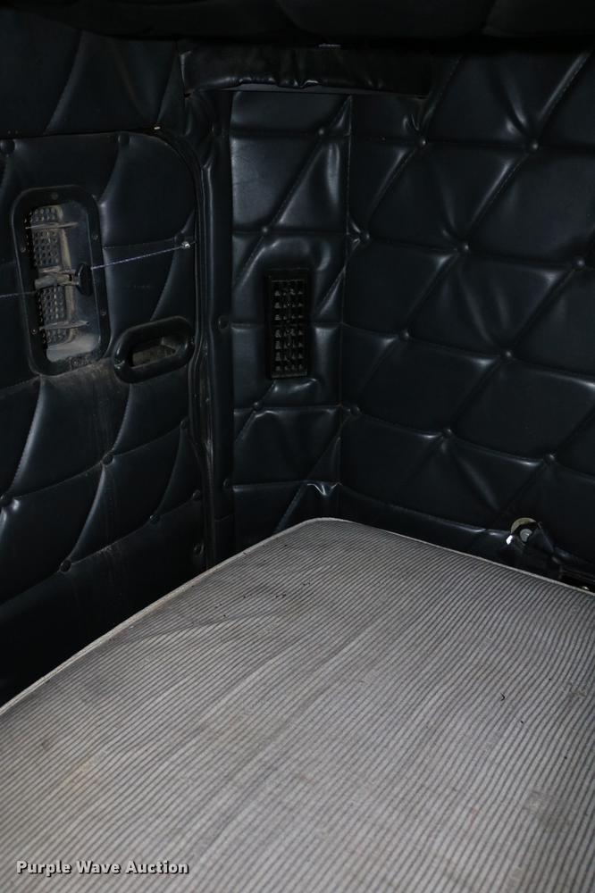 image for item DC3536 1999 Freightliner Classic XL FLD120 semi truck