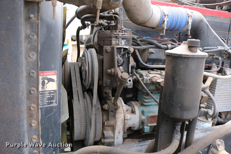 image for item DC3536 1999 Freightliner Classic XL FLD120 semi truck