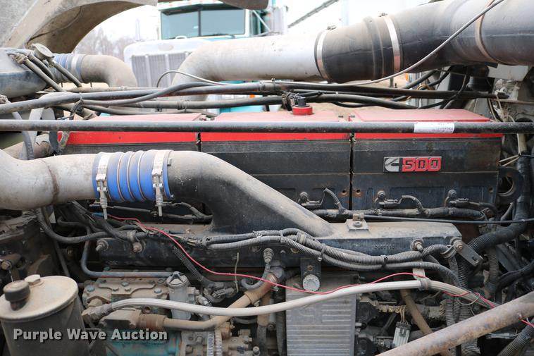 image for item DC3536 1999 Freightliner Classic XL FLD120 semi truck