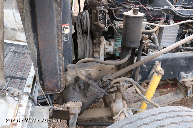 image for item DC3536 1999 Freightliner Classic XL FLD120 semi truck