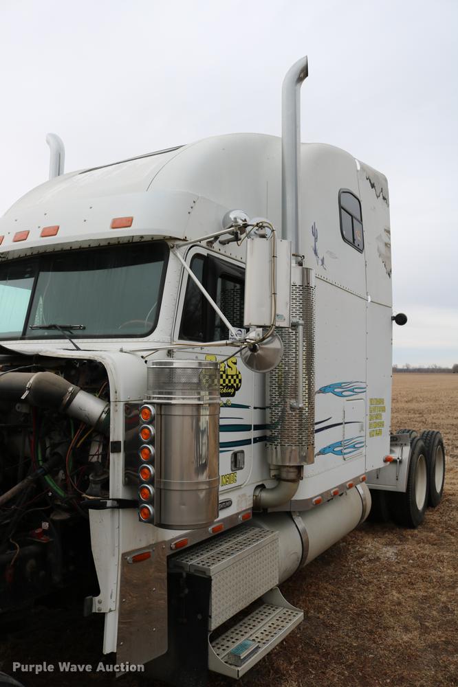 image for item DC3536 1999 Freightliner Classic XL FLD120 semi truck