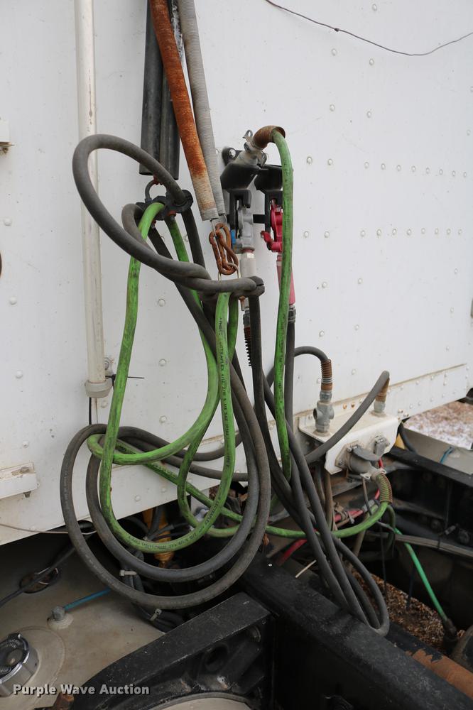 image for item DC3536 1999 Freightliner Classic XL FLD120 semi truck