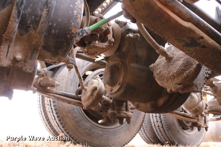 image for item DC3536 1999 Freightliner Classic XL FLD120 semi truck