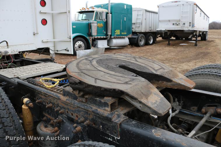 image for item DC3536 1999 Freightliner Classic XL FLD120 semi truck