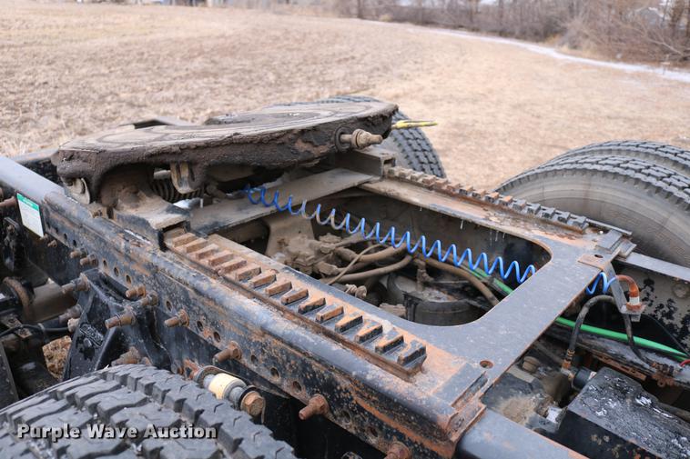 image for item DC3536 1999 Freightliner Classic XL FLD120 semi truck