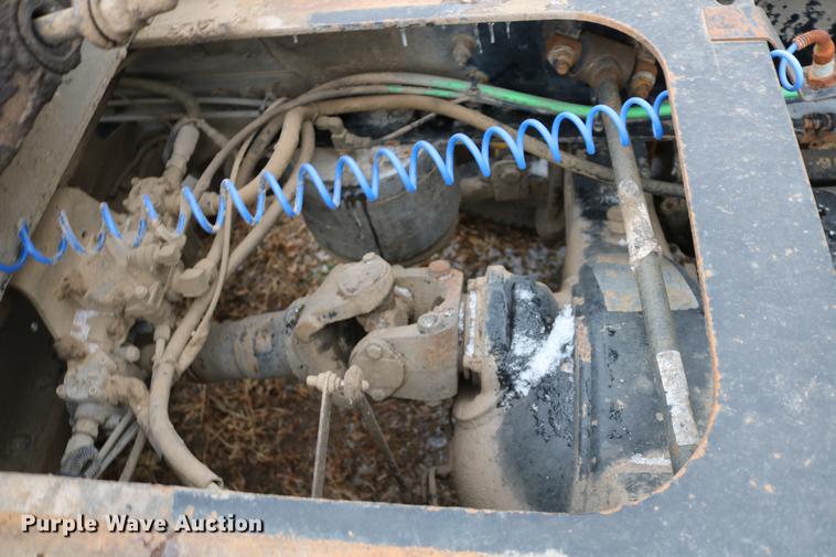 image for item DC3536 1999 Freightliner Classic XL FLD120 semi truck