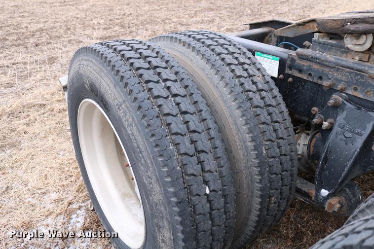 image for item DC3536 1999 Freightliner Classic XL FLD120 semi truck