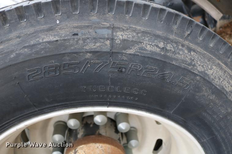 image for item DC3536 1999 Freightliner Classic XL FLD120 semi truck