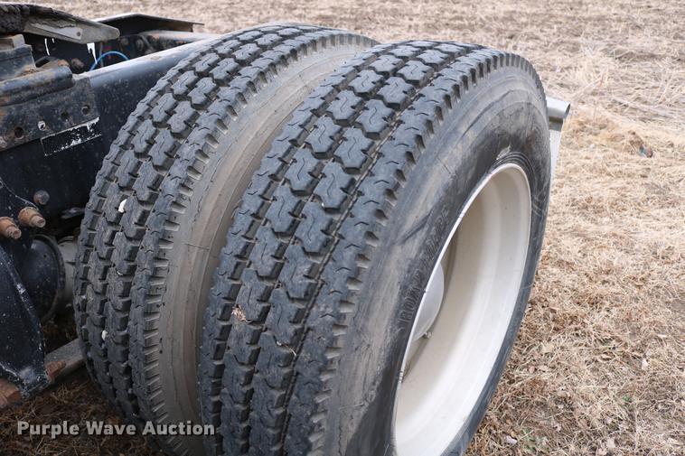 image for item DC3536 1999 Freightliner Classic XL FLD120 semi truck