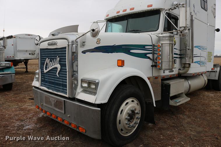 image for item DC3536 1999 Freightliner Classic XL FLD120 semi truck