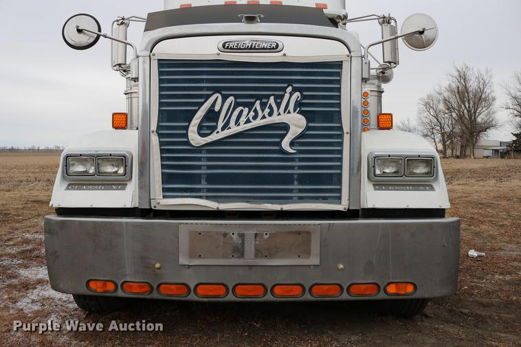 image for item DC3536 1999 Freightliner Classic XL FLD120 semi truck