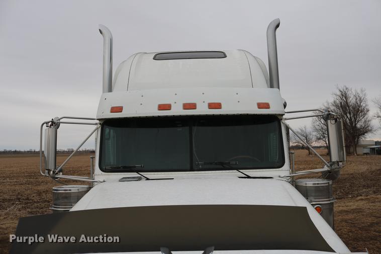 image for item DC3536 1999 Freightliner Classic XL FLD120 semi truck