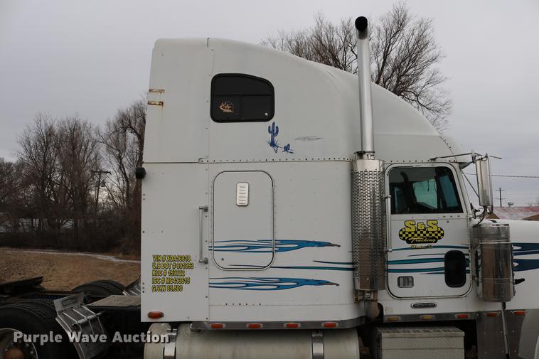 image for item DC3536 1999 Freightliner Classic XL FLD120 semi truck