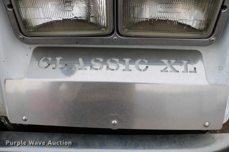 image for item DC3536 1999 Freightliner Classic XL FLD120 semi truck