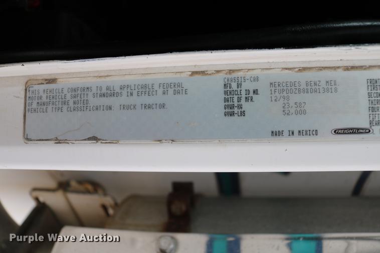 image for item DC3536 1999 Freightliner Classic XL FLD120 semi truck