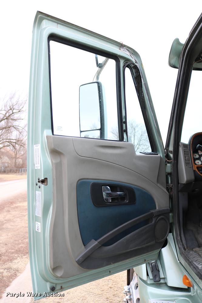 image for item DC3537 2009 International ProStar Premium semi truck