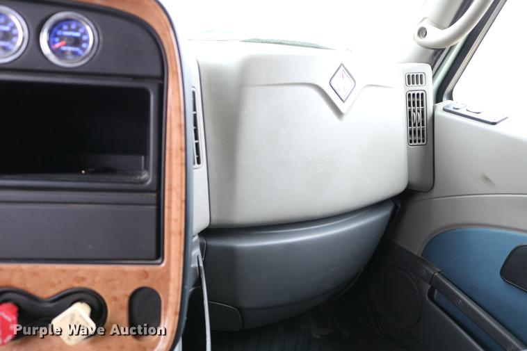image for item DC3537 2009 International ProStar Premium semi truck