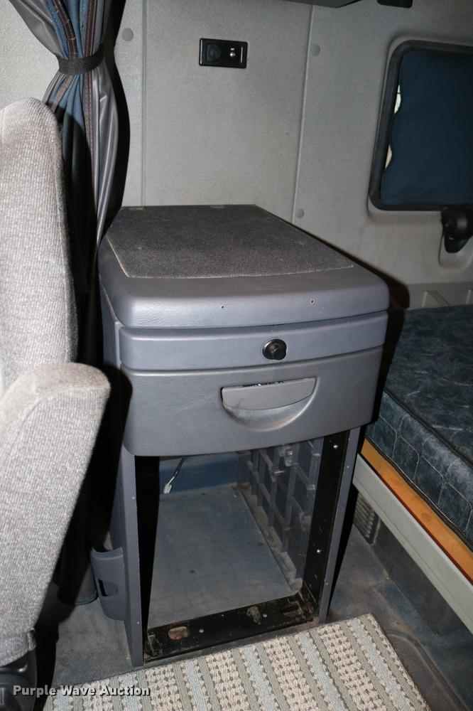 image for item DC3537 2009 International ProStar Premium semi truck