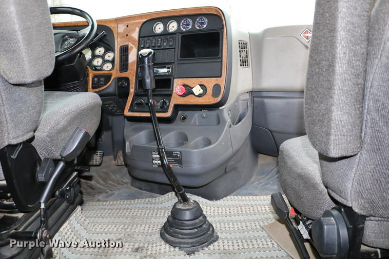 image for item DC3537 2009 International ProStar Premium semi truck