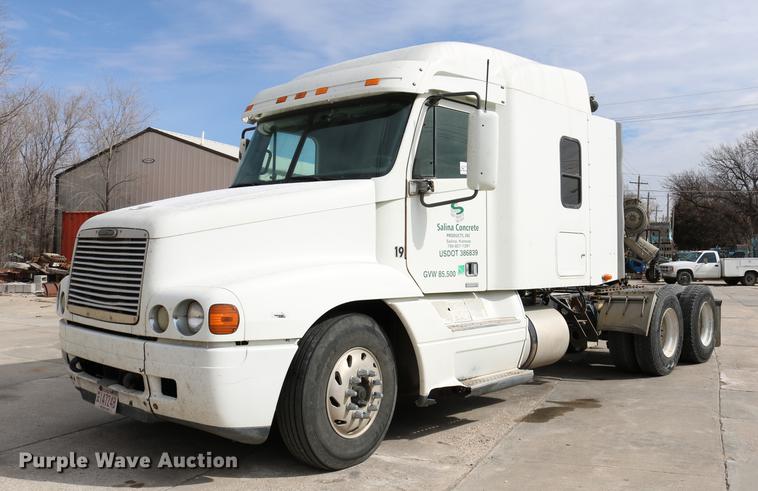 image for item DC3540 2003 Freightliner Century Class ST120 semi truck