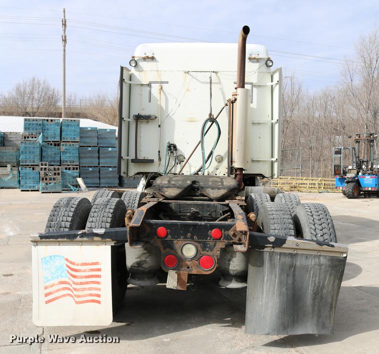 image for item DC3540 2003 Freightliner Century Class ST120 semi truck