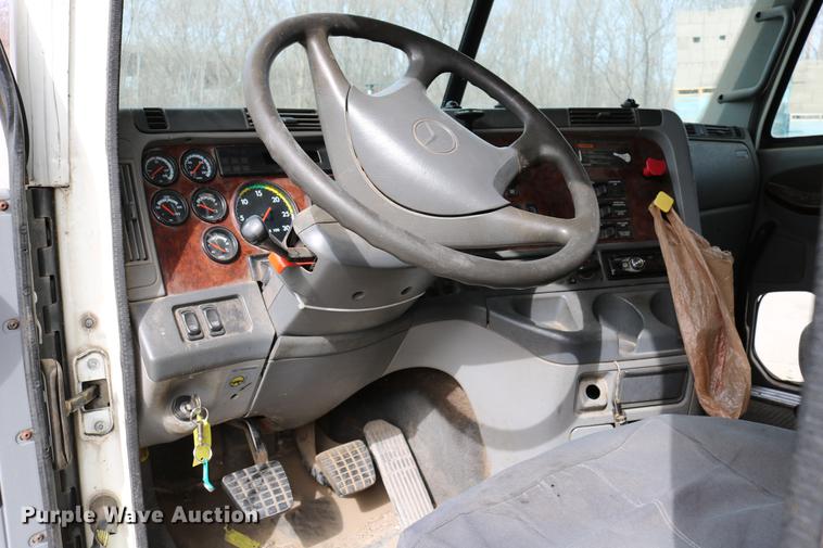 image for item DC3540 2003 Freightliner Century Class ST120 semi truck