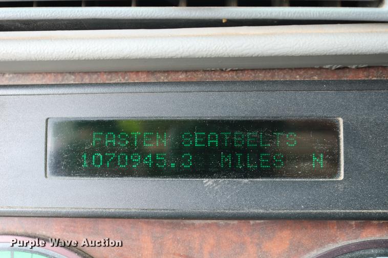 image for item DC3540 2003 Freightliner Century Class ST120 semi truck