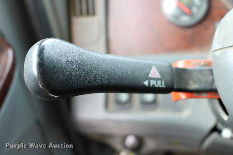 image for item DC3540 2003 Freightliner Century Class ST120 semi truck