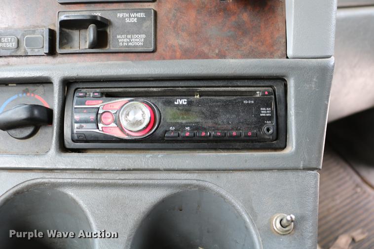 image for item DC3540 2003 Freightliner Century Class ST120 semi truck