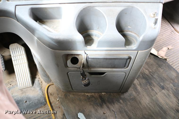 image for item DC3540 2003 Freightliner Century Class ST120 semi truck