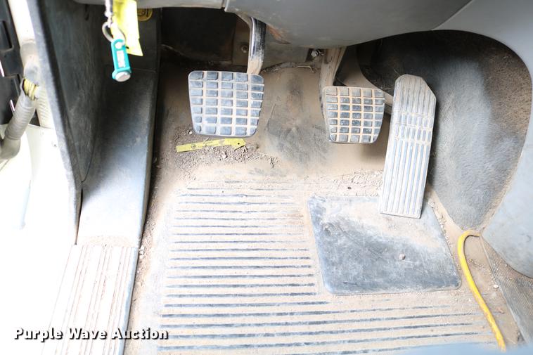 image for item DC3540 2003 Freightliner Century Class ST120 semi truck