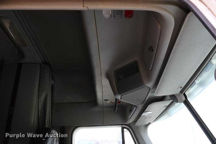 image for item DC3540 2003 Freightliner Century Class ST120 semi truck