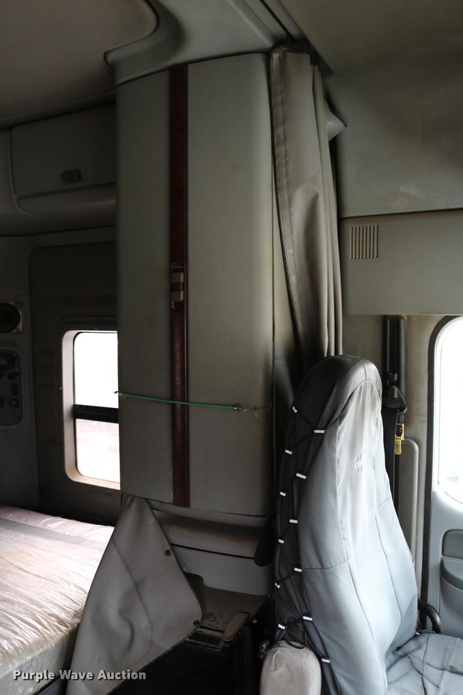 image for item DC3540 2003 Freightliner Century Class ST120 semi truck