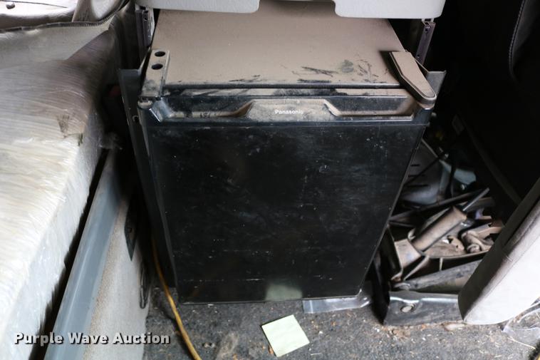 image for item DC3540 2003 Freightliner Century Class ST120 semi truck