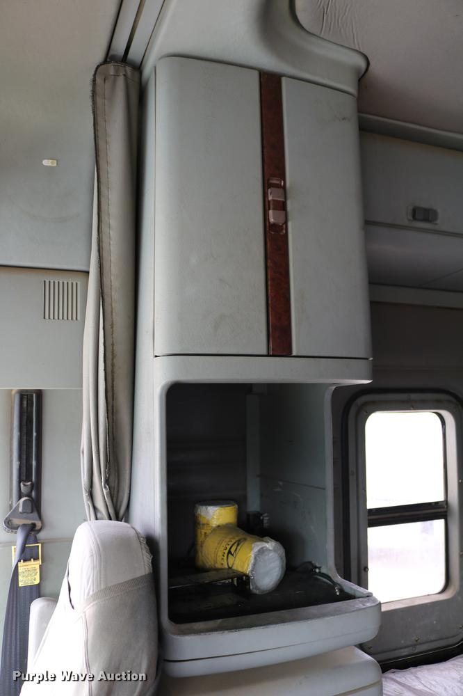 image for item DC3540 2003 Freightliner Century Class ST120 semi truck