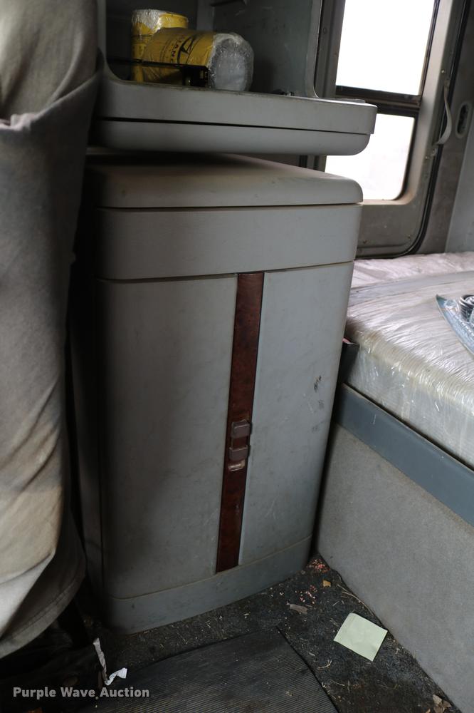 image for item DC3540 2003 Freightliner Century Class ST120 semi truck