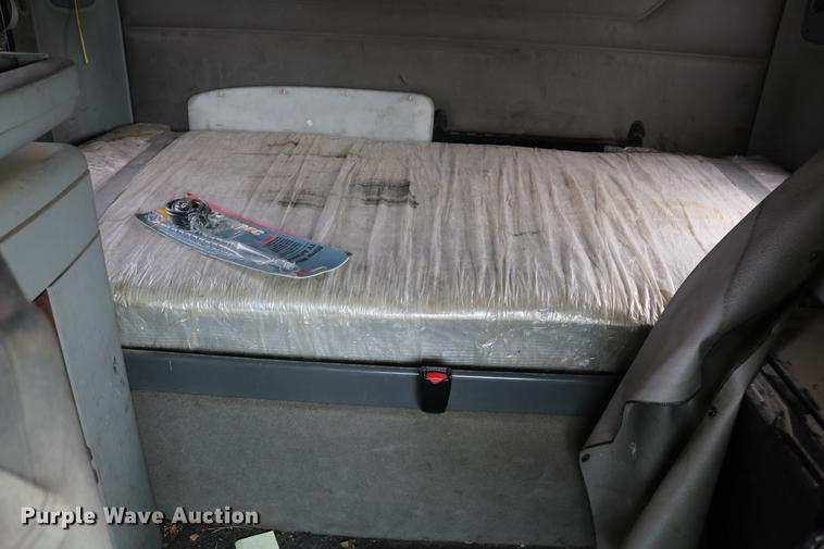 image for item DC3540 2003 Freightliner Century Class ST120 semi truck