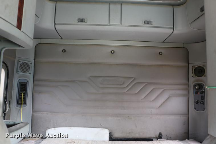 image for item DC3540 2003 Freightliner Century Class ST120 semi truck