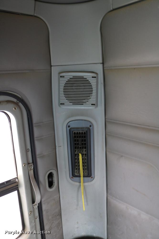 image for item DC3540 2003 Freightliner Century Class ST120 semi truck