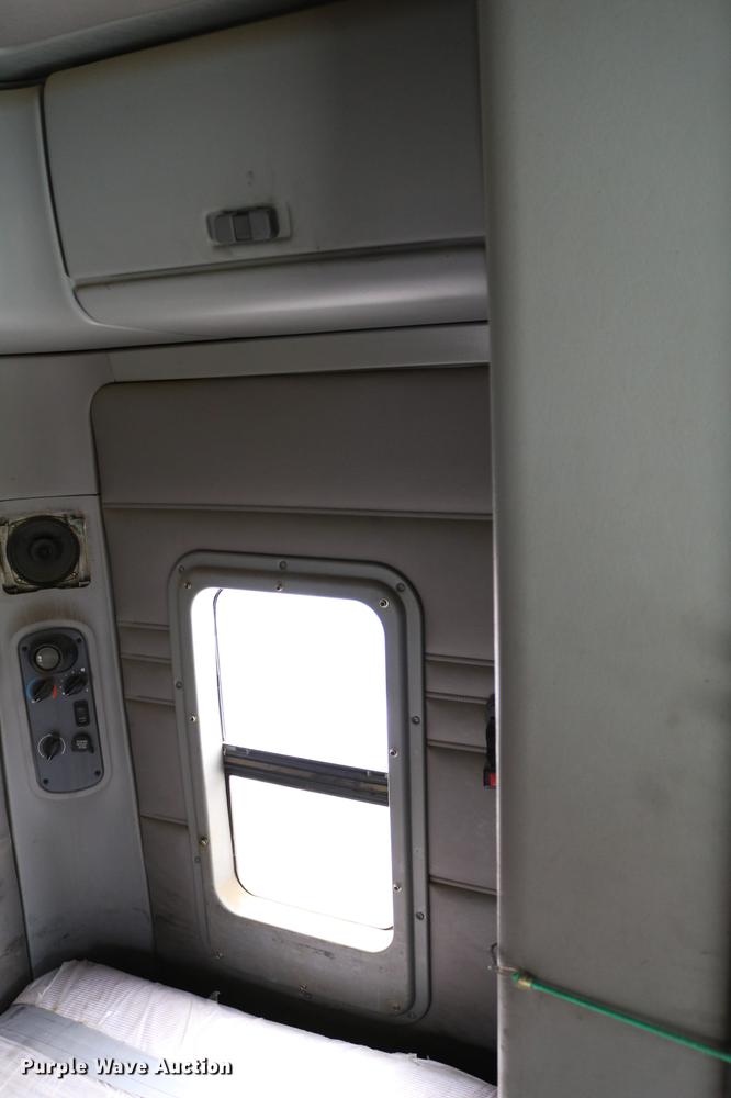 image for item DC3540 2003 Freightliner Century Class ST120 semi truck