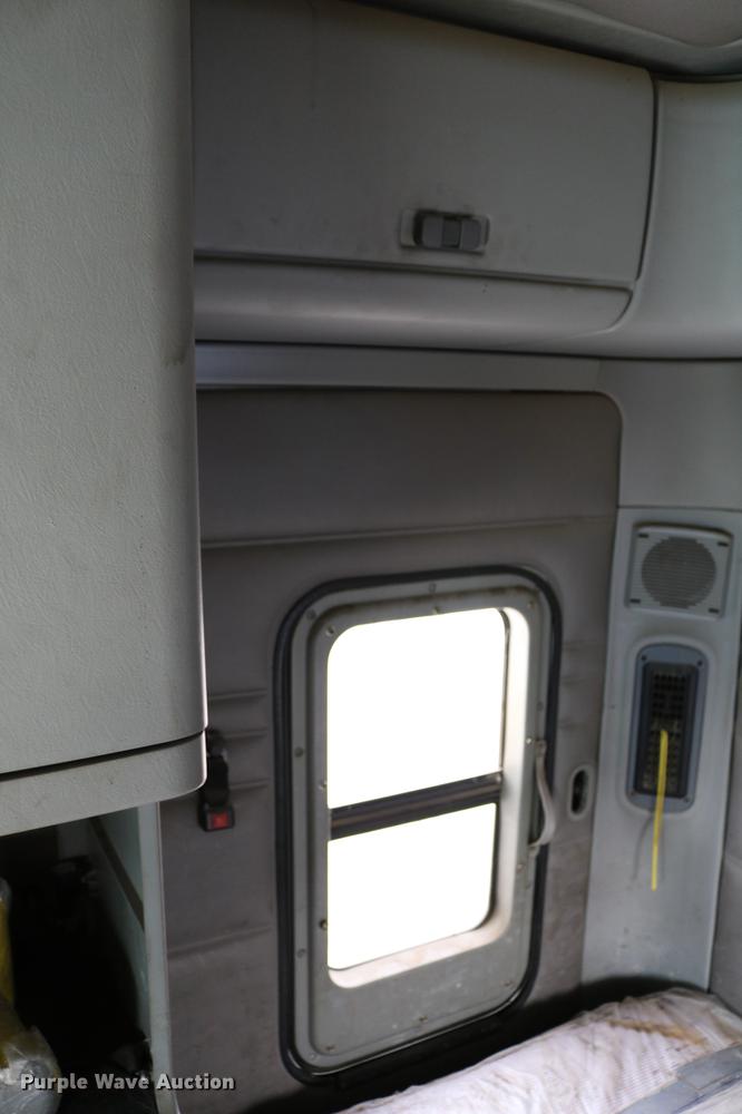 image for item DC3540 2003 Freightliner Century Class ST120 semi truck