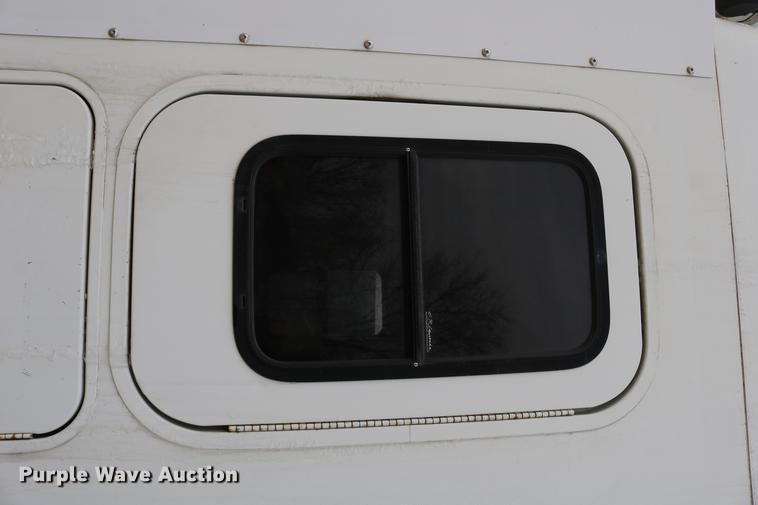 image for item DC3540 2003 Freightliner Century Class ST120 semi truck