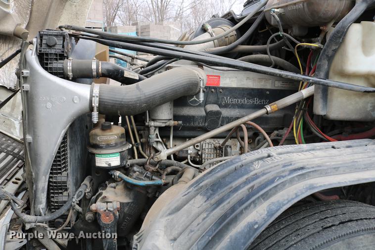 image for item DC3540 2003 Freightliner Century Class ST120 semi truck